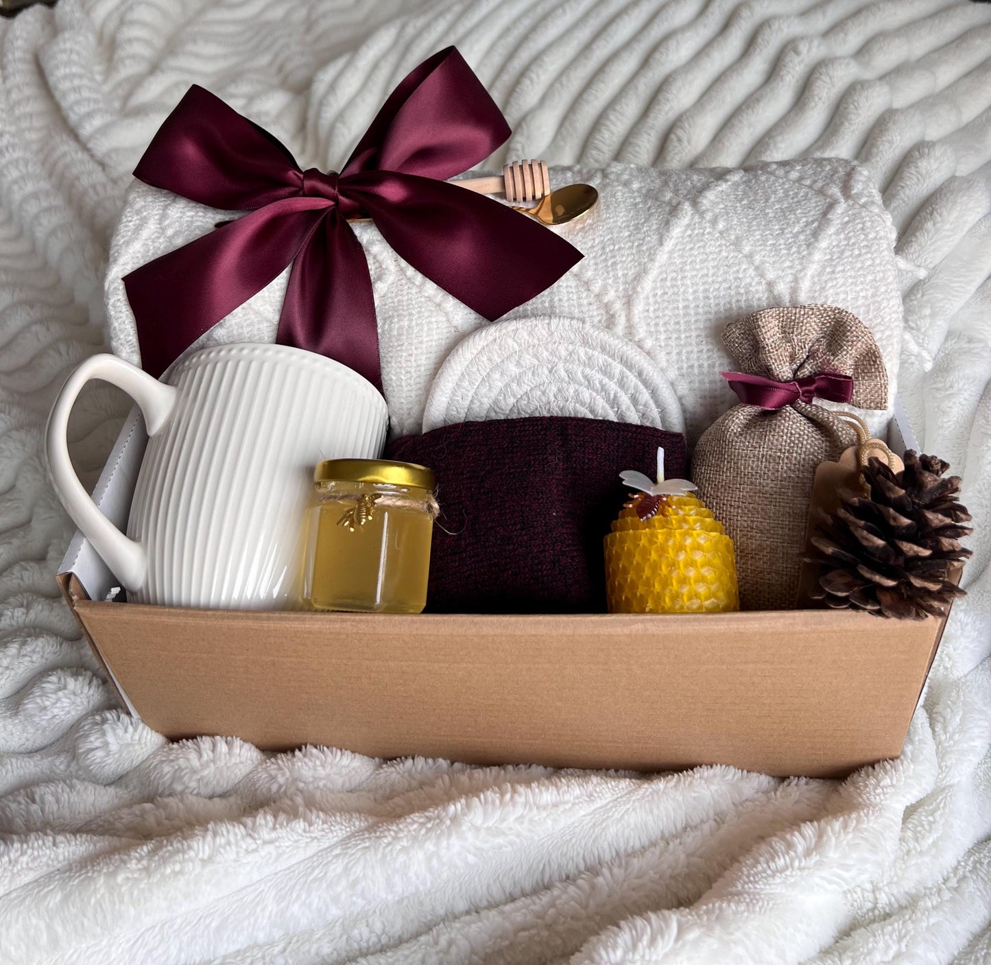 Fall Gift Basket, Best Gift Baskets: Cotton Blanket, Leather Notebook & Tea