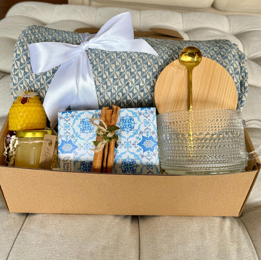 Autumn Cozy Gift Box: Cotton Blanket, Tea & Soy Candle - Thank You Gift